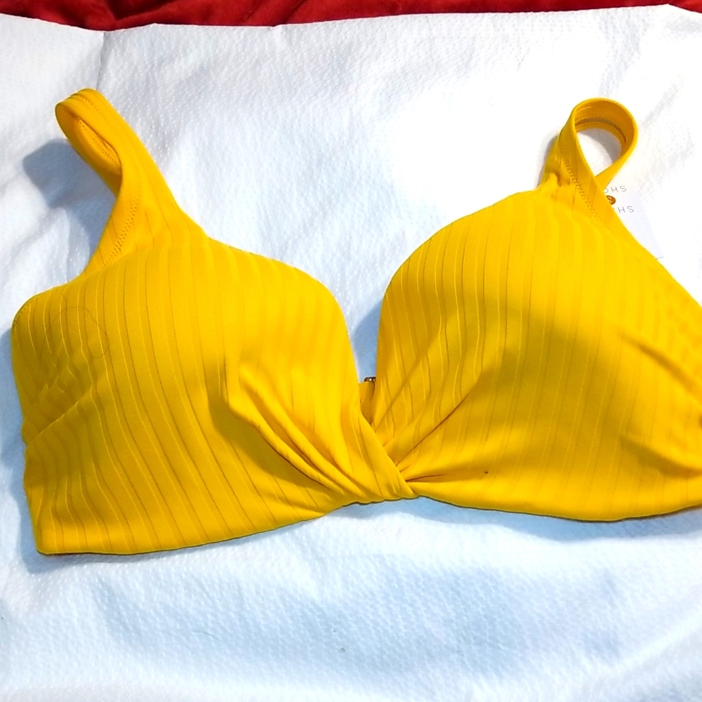 NWT LIGHTLY LINED MOLDED CUPS UNDERWIRE SWIMSUIT SWIM BRA TOP. 34DD